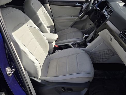 Used 2022 Volkswagen Tiguan SEL R-Line image 17
