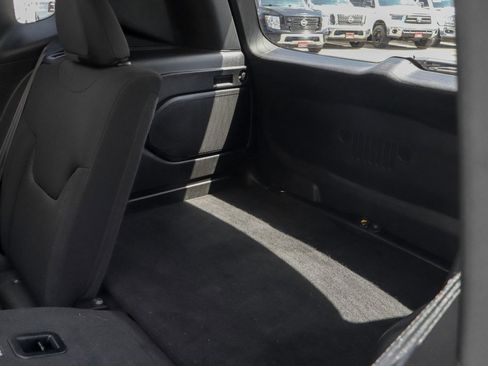 Used 2023 Jeep Renegade Latitude w/ Sun & Fun Group image 39