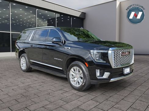 Used 2021 GMC Yukon XL Denali AWD/4WD image 7