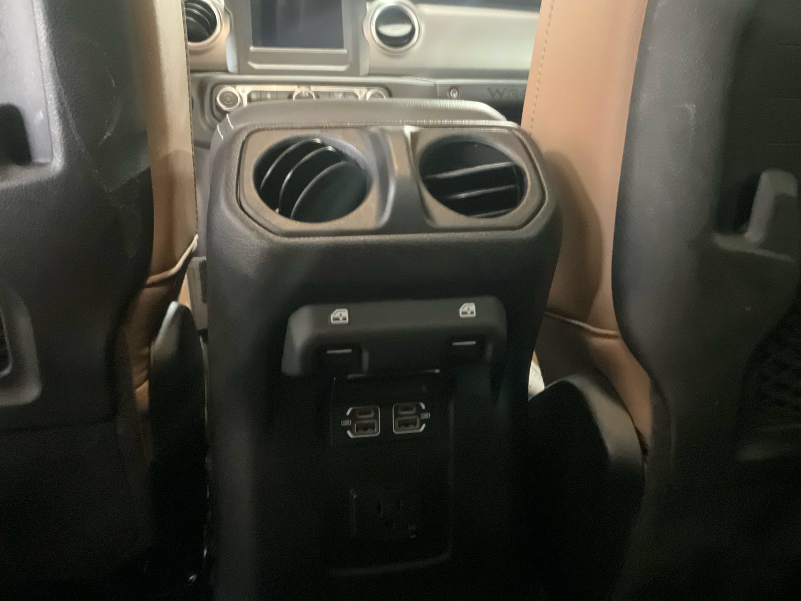Used 2021 Jeep Wrangler Unlimited Rubicon w/ Cold Weather Group AWD/4WD image 26