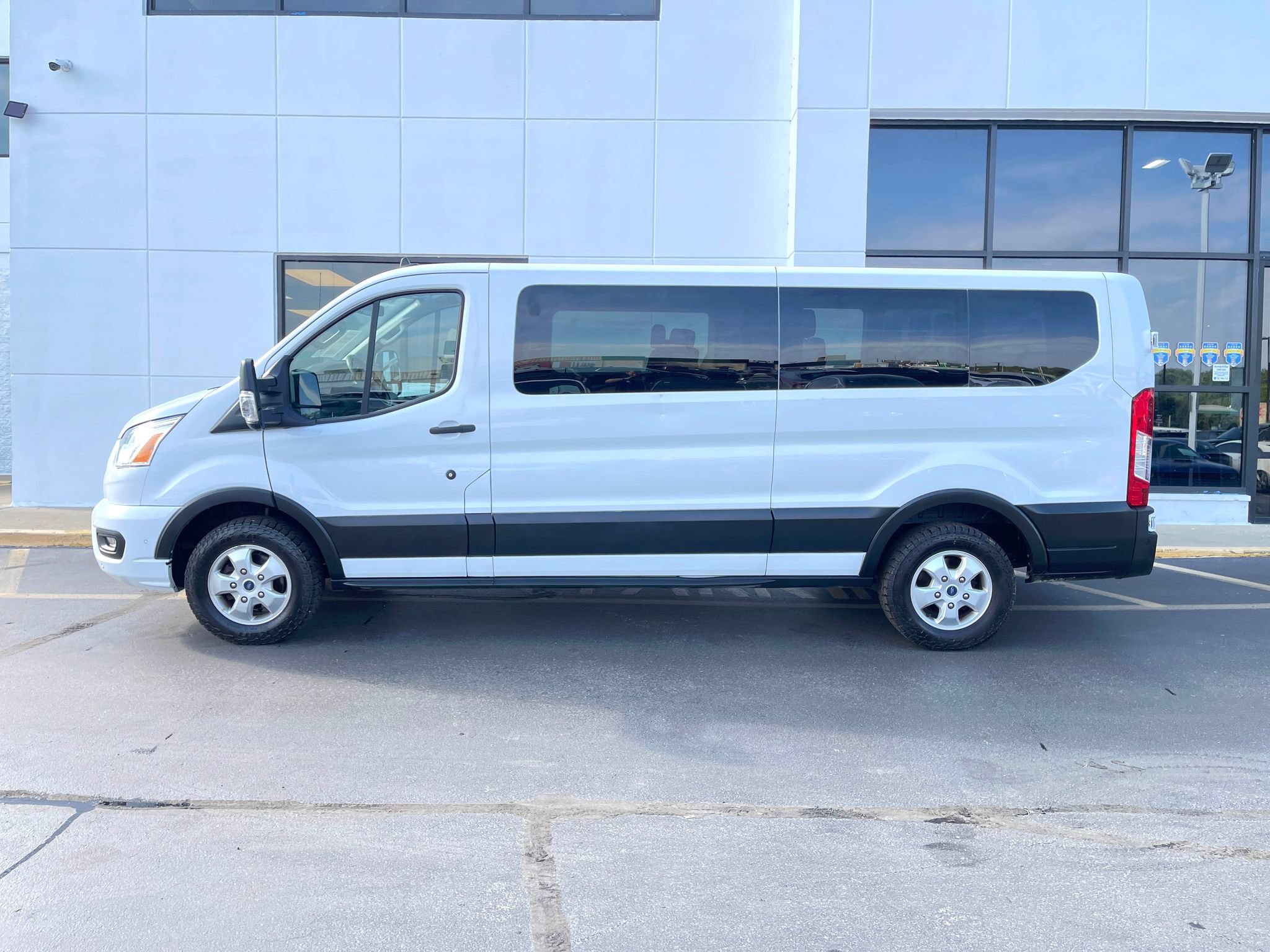 Used 2021 Ford Transit 350 XLT RWD image 6