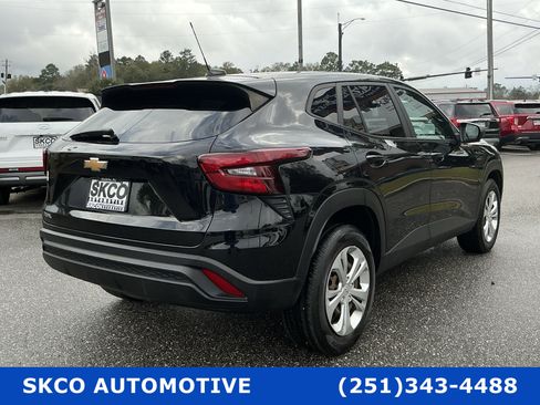 Used 2024 Chevrolet Trax LS image 5
