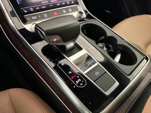 Used 2019 Audi Q8 Premium Plus w/ Premium Plus AWD/4WD image 31