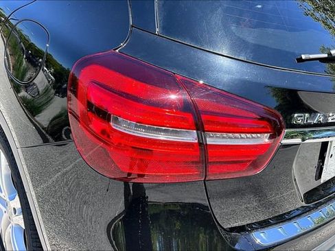 Certified 2020 Mercedes-Benz GLA 250 4MATIC image 17