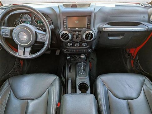 Used 2016 Jeep Wrangler Unlimited Sahara w/ Max Tow Package AWD/4WD image 15
