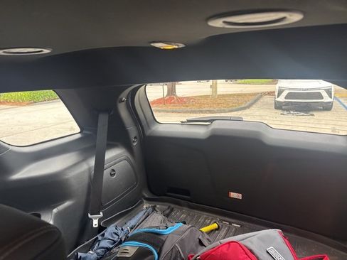 Used 2017 Ford Explorer XLT image 11