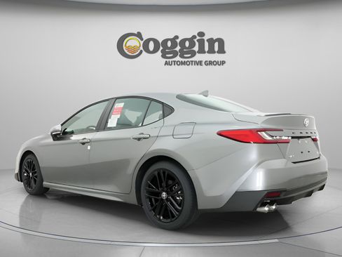 New 2026 Toyota Camry SE FWD image 10