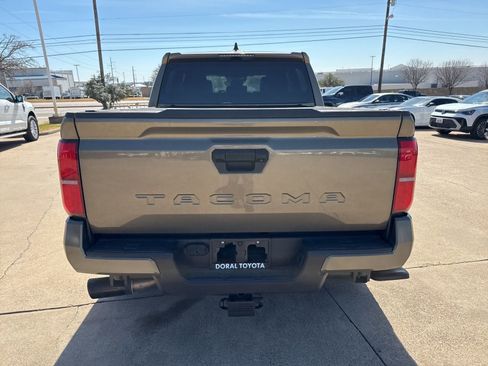 Used 2025 Toyota Tacoma TRD Sport image 6