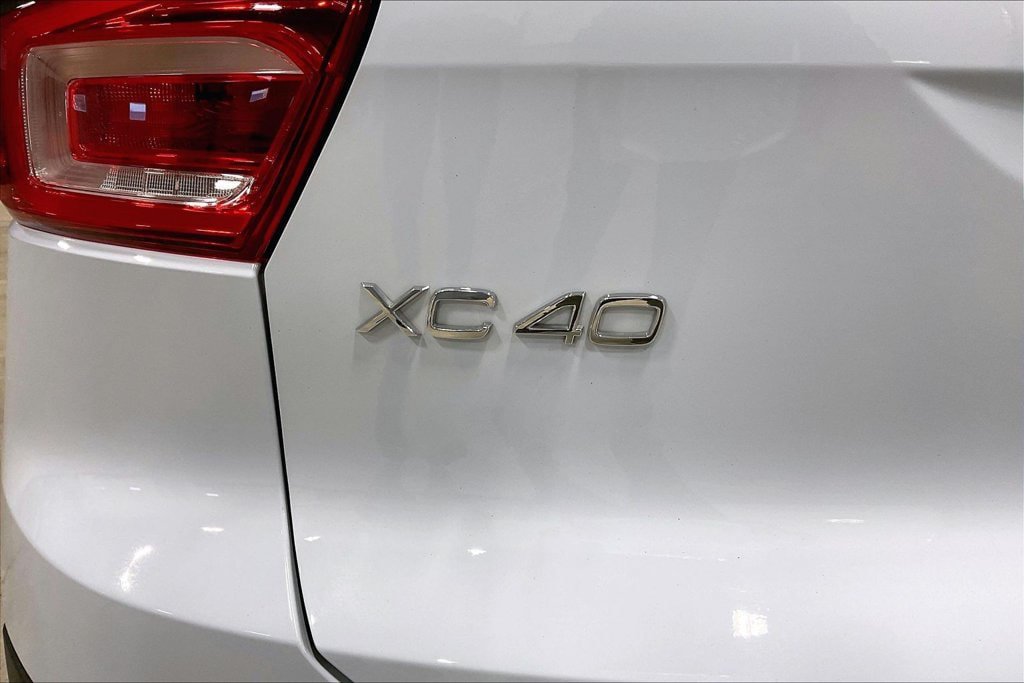 Certified 2024 Volvo XC40 B5 Core AWD/4WD image 25
