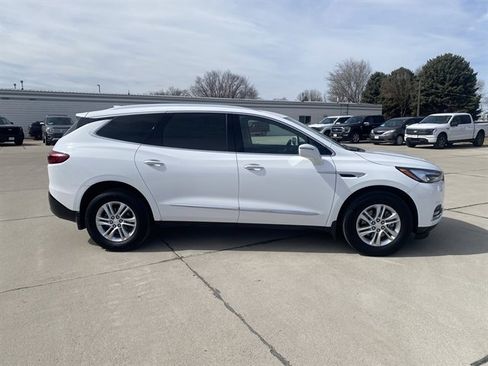 Used 2019 Buick Enclave Essence w/ Trailering Package, 5000 lbs. image 4