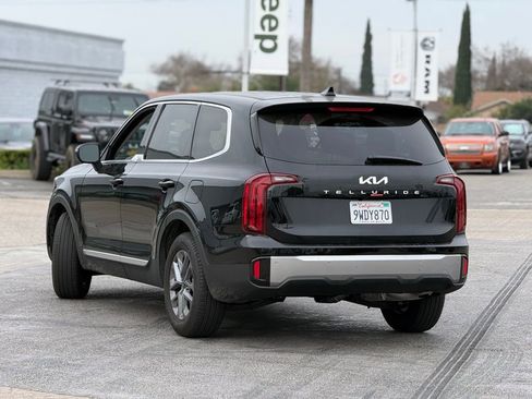 Used 2025 Kia Telluride LX image 2