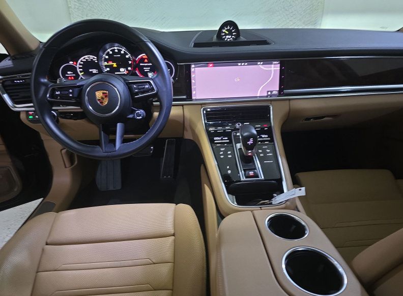 Used 2021 Porsche Panamera 4S w/ Premium Package AWD/4WD image 7