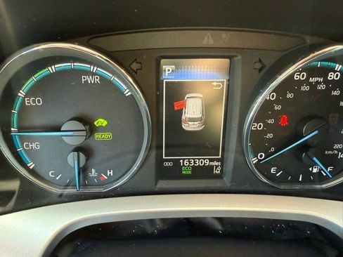 Used 2017 Toyota RAV4 XLE image 16