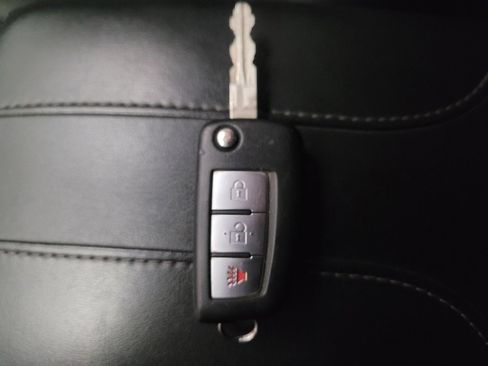 Used 2021 Nissan Rogue Sport S image 32