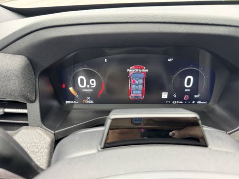 Used 2025 Ford Explorer Platinum image 10