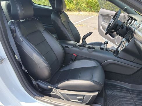 Used 2019 Ford Mustang GT Premium w/ GT Performance Package RWD image 17