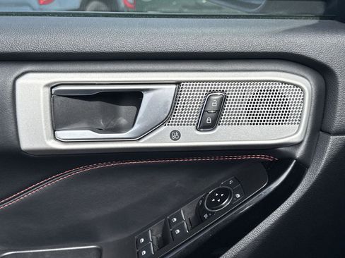 Used 2023 Ford Explorer ST-Line image 18