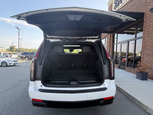 Used 2022 Cadillac Escalade Sport Platinum AWD/4WD image 29