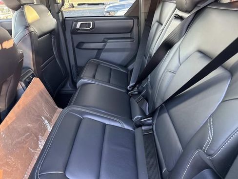 New 2025 Ford Bronco Outer Banks w/ Sasquatch Package image 8