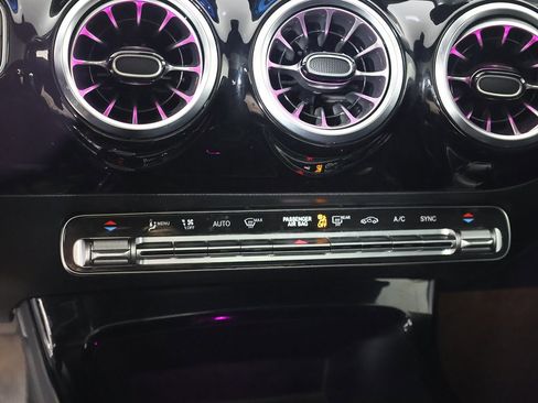 Used 2022 Mercedes-Benz CLA 250 4MATIC w/ Premium Package Lite image 43