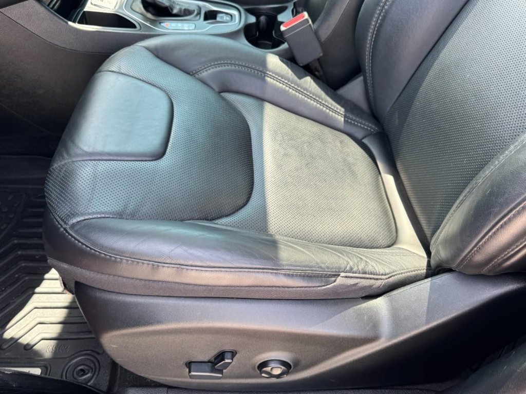 Used 2021 Jeep Cherokee Latitude Lux w/ Sun & Sound Group FWD image 15