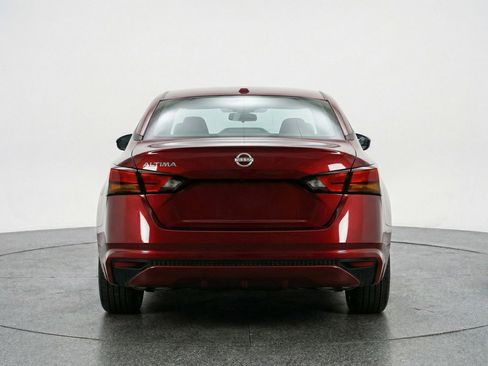 Used 2025 Nissan Altima 2.5 SV FWD image 7