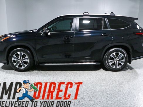 Used 2024 Toyota Highlander XLE FWD image 10
