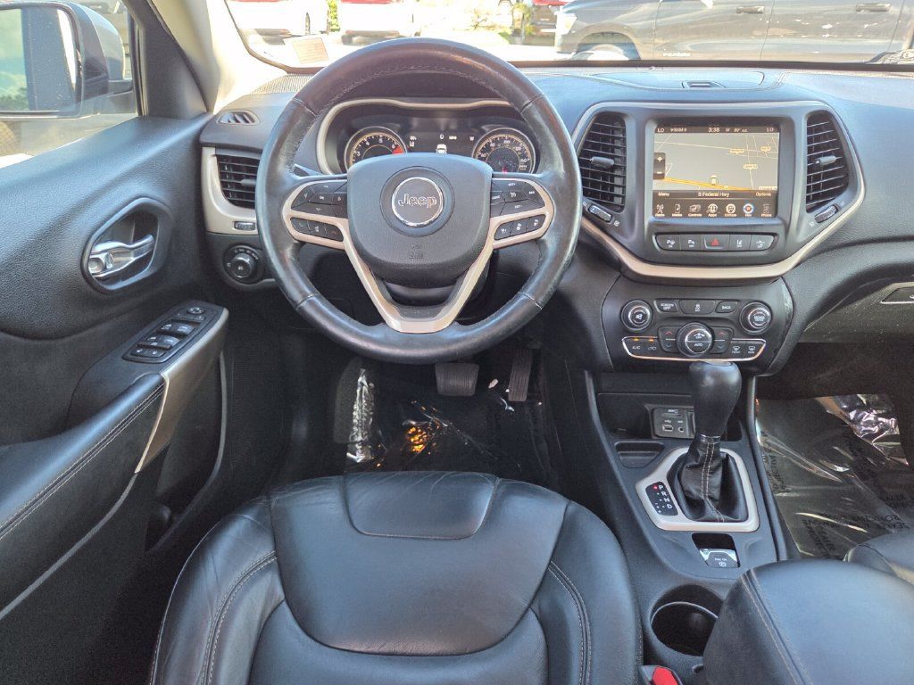 Used 2017 Jeep Cherokee Limited w/ Technology Group FWD image 26