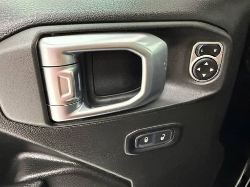 Used 2022 Jeep Wrangler Willys image 31