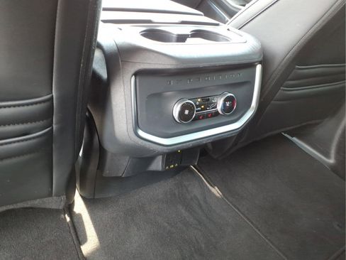 Used 2025 Ford Expedition Max Platinum AWD/4WD image 10