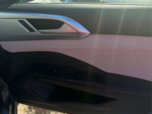 Used 2025 Volkswagen Taos SE image 22