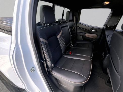 Used 2025 GMC Canyon Denali AWD/4WD image 26