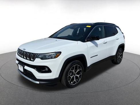 Used 2025 Jeep Compass Limited AWD/4WD image 4