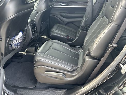 Used 2023 Jeep Grand Cherokee L Limited w/ Rear Seat Video Group I image 22