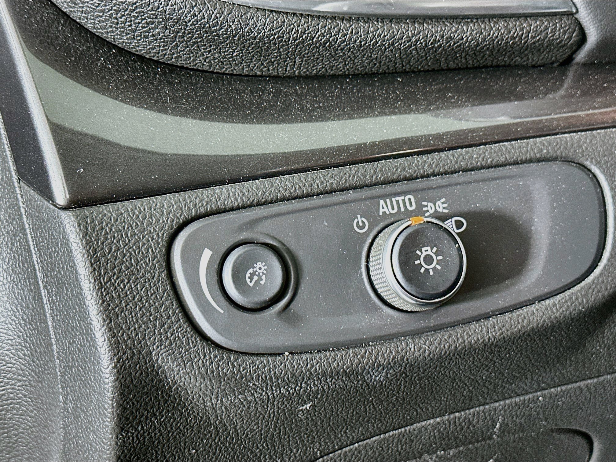 Used 2019 Buick Encore Preferred w/ Safety Package FWD image 17