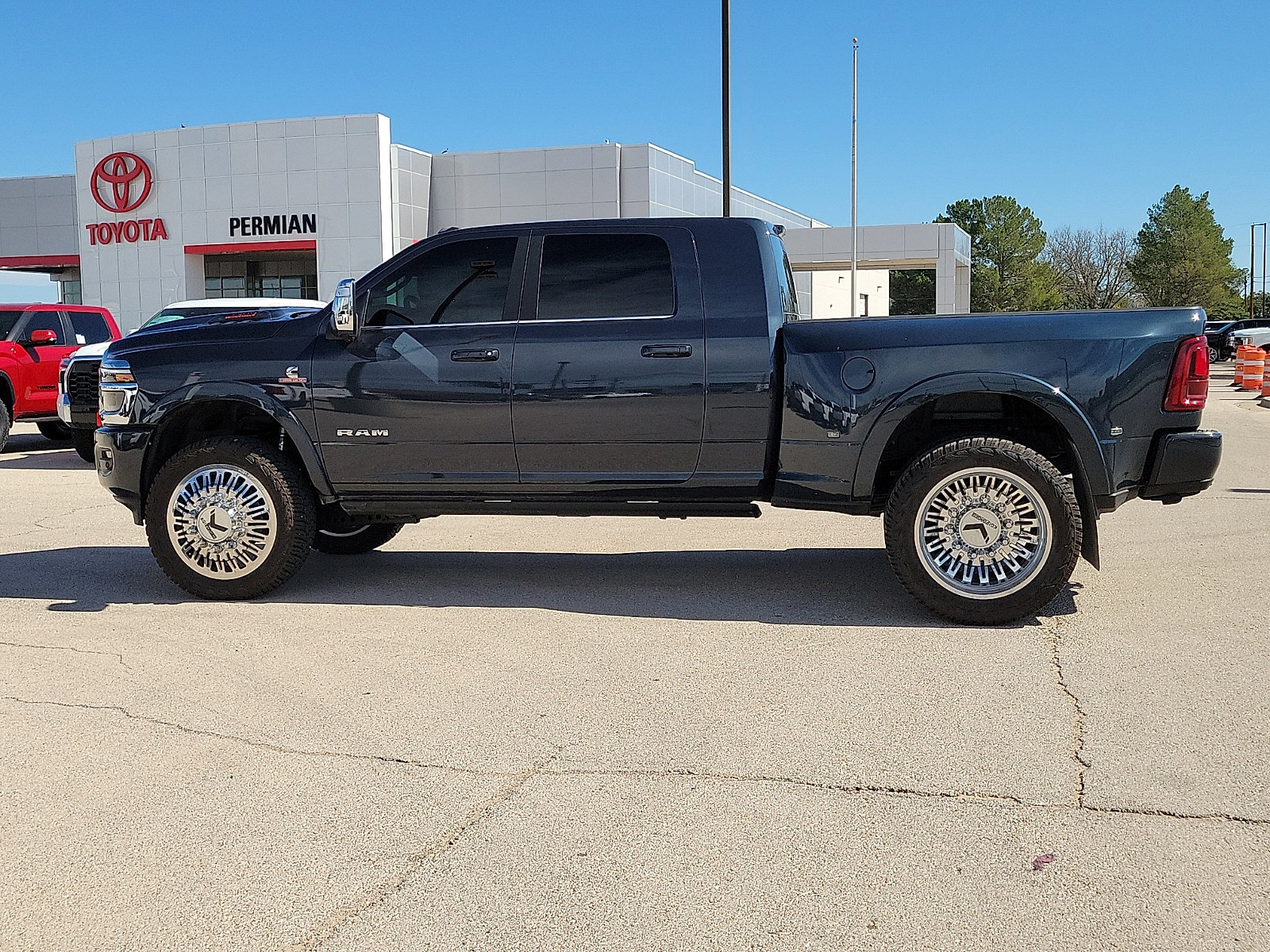 Used 2026 RAM 3500 Longhorn AWD/4WD image 2