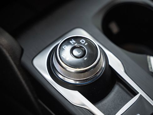 Used 2022 Ford Escape Titanium image 32