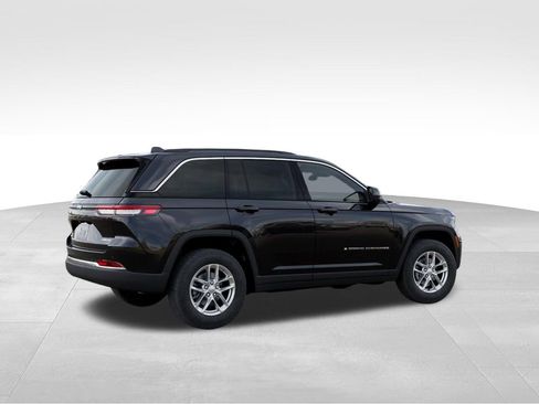 Used 2026 Jeep Grand Cherokee Laredo X AWD/4WD image 4
