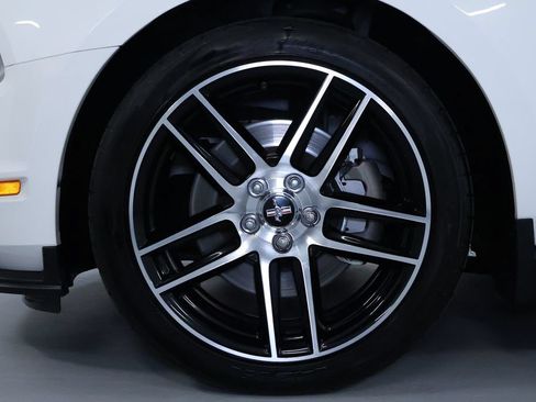 Used 2011 Ford Mustang GT Premium w/ 402A Rapid Spec Order Code RWD image 28