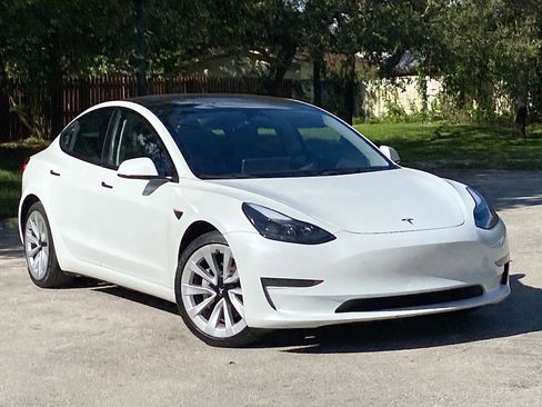 Used 2022 Tesla Model 3 Long Range image 3