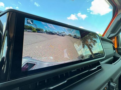 New 2025 Jeep Gladiator Sport image 18