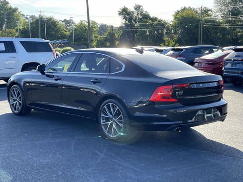 Used 2018 Volvo S90 T5 Momentum w/ Convenience Package FWD image 5