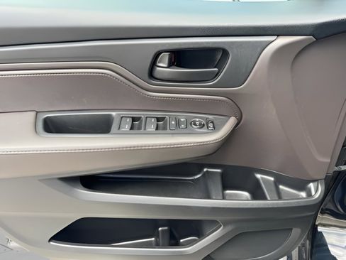 Used 2019 Honda Odyssey EX image 19