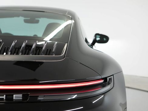 Certified 2025 Porsche 911 Carrera RWD image 35