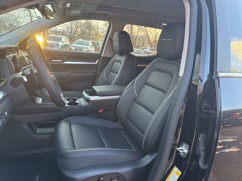 New 2026 GMC Terrain Denali w/ LPO, Black Badging Package image 2