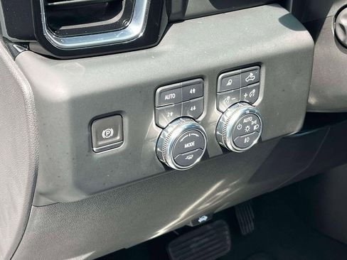 Used 2022 GMC Sierra 1500 Denali w/ Technology Package AWD/4WD image 29