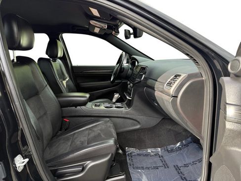 Used 2022 Jeep Grand Cherokee Laredo X image 12