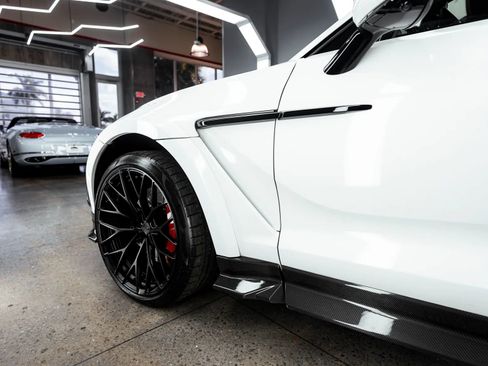 Used 2021 Aston Martin DBX AWD/4WD image 12