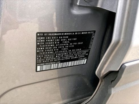 Used 2023 Volkswagen Tiguan SE image 32