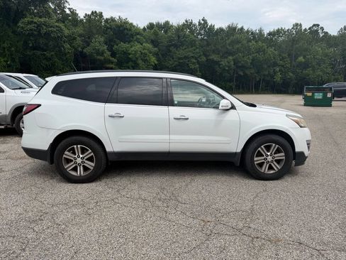 Used 2017 Chevrolet Traverse LT FWD image 8